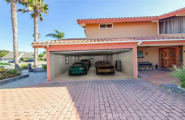 Huntington Beach, CA 92649,17179 Roundhill Street