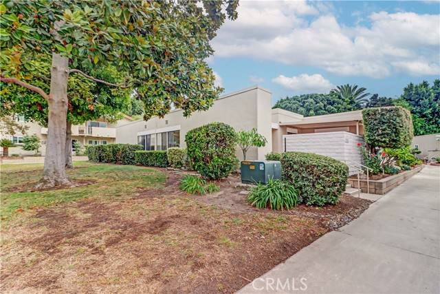 Laguna Woods, CA 92637,2084 Ronda Granada ##A