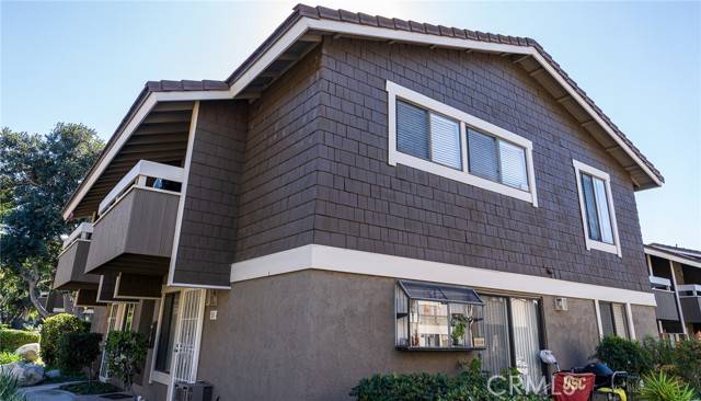 Irvine, CA 92620,304 Streamwood #Upper