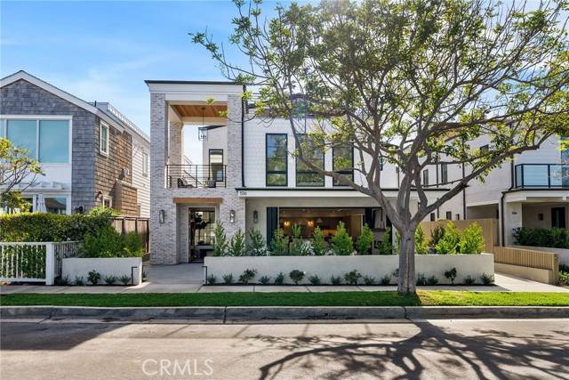 Corona Del Mar (newport Beach), CA 92625,516 Acacia