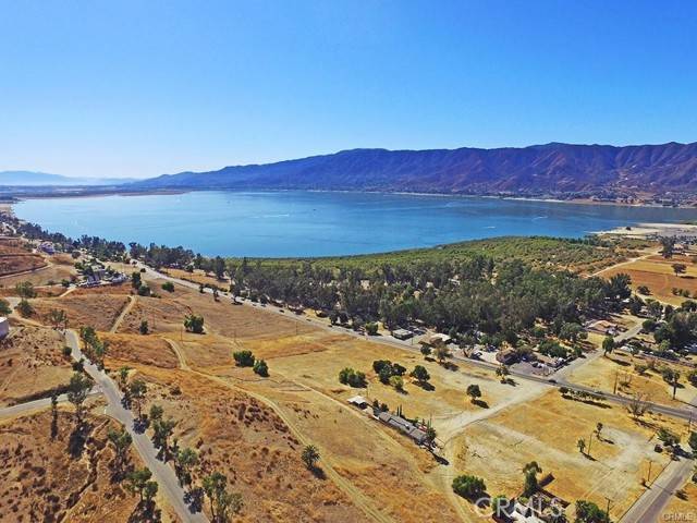 Lake Elsinore, CA 92530,1 Sky Line