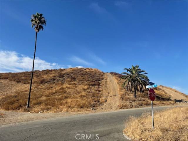 Lake Elsinore, CA 92530,1 Sky Line