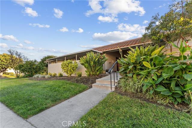 Laguna Woods, CA 92637,2171 Via Mariposa #N