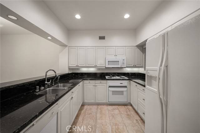 Dana Point, CA 92629,25422 Sea Bluffs Drive #103