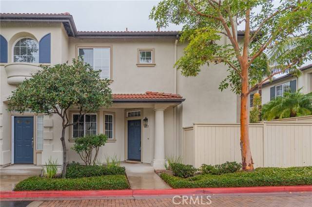 Irvine, CA 92620,807 Yorkshire