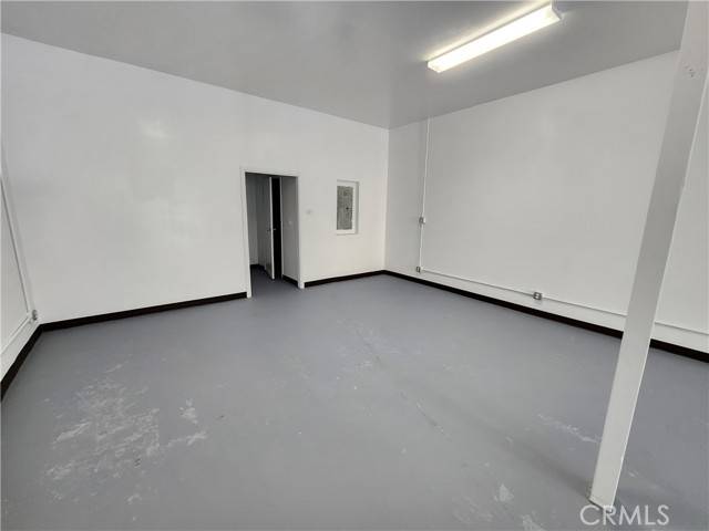 Los Angeles, CA 90056,5012 S La Brea Avenue