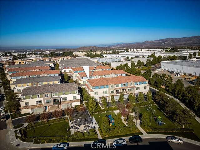 Lake Forest (el Toro), CA 92630,305 Carmona