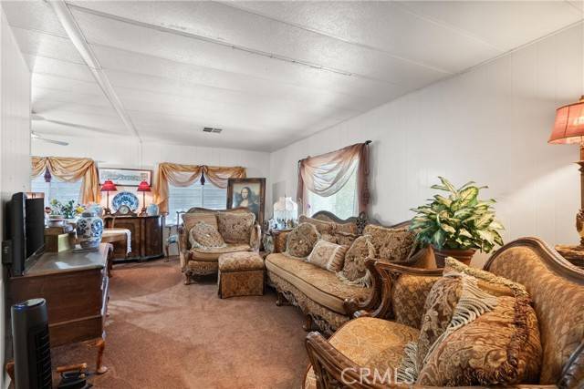 Corona, CA 92882,1476 Ridgemont Way