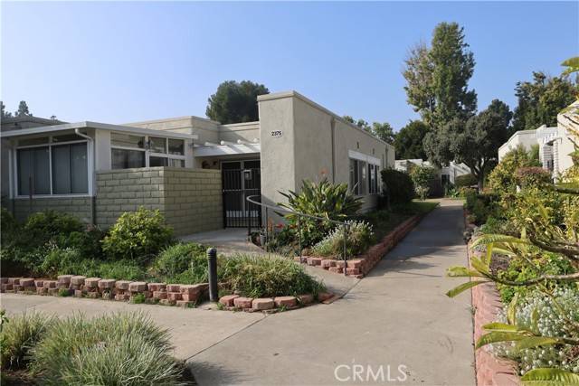 Laguna Woods, CA 92637,2375 Via Mariposa #B