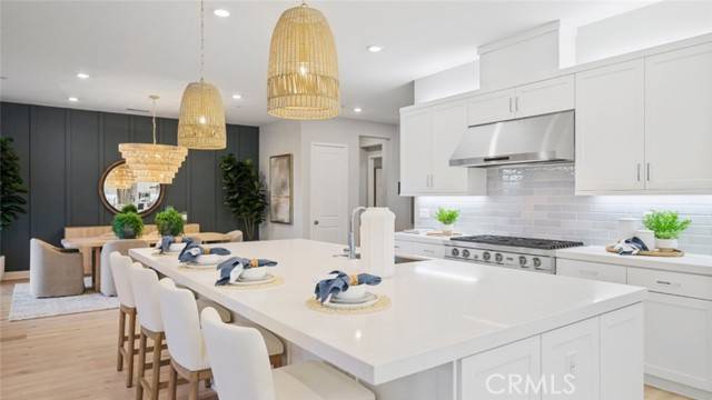 Valencia (santa Clarita), CA 91354,29818 Corte Trono