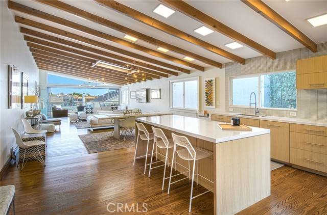 Corona Del Mar (newport Beach), CA 92625,308 Poppy Avenue