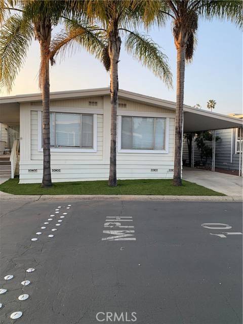 Lake Forest (el Toro), CA 92630,24921 Muirlands Boulevard #266
