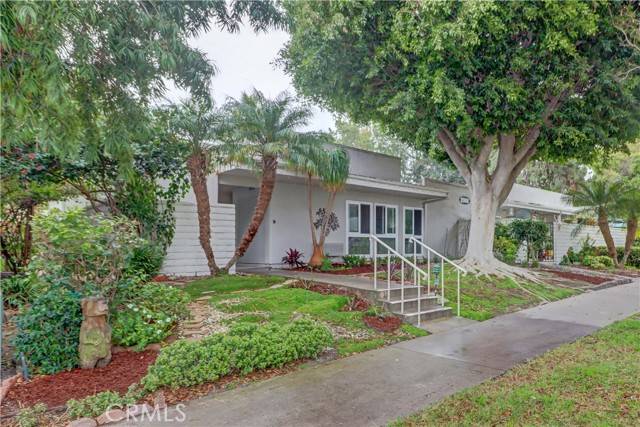 Laguna Woods, CA 92637,2008 Via Mariposa W #D