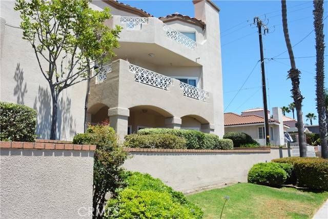 Huntington Beach, CA 92648,900 Pacific Coast Highway #212