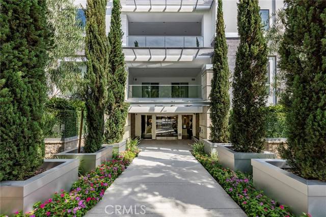 Beverly Hills, CA 90210,460 N Palm Drive #105