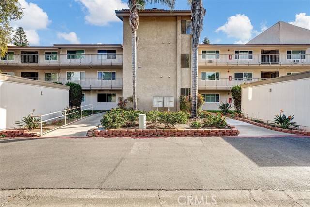 Laguna Woods, CA 92637,3365 Punta Alta #3E