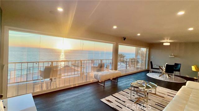 Laguna Beach, CA 92651,31423 S Coast Highway #22