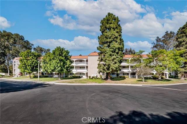 Laguna Woods, CA 92637,3510 Bahia Blanca #3A