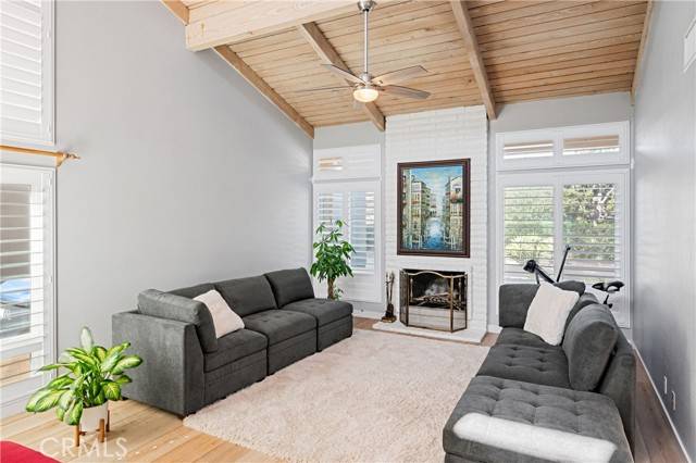 Irvine, CA 92612,17542 Cottonwood