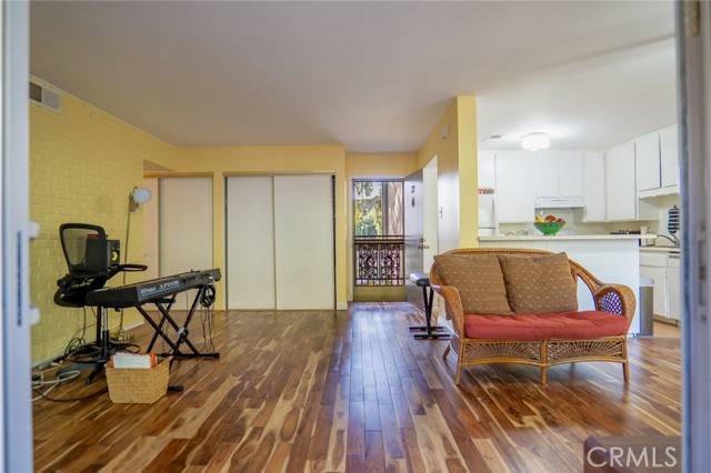 Thousand Oaks, CA 91360,327 Chestnut Hill Court #22