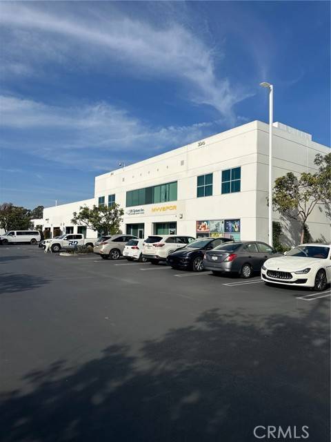 Tustin, CA 92780,3045 Edinger Avenue