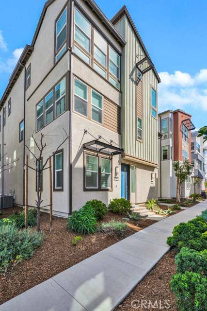 Irvine, CA 92618,117 Fable