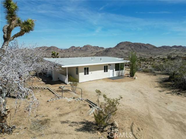 Joshua Tree, CA 92252,8587 Fleur Drive