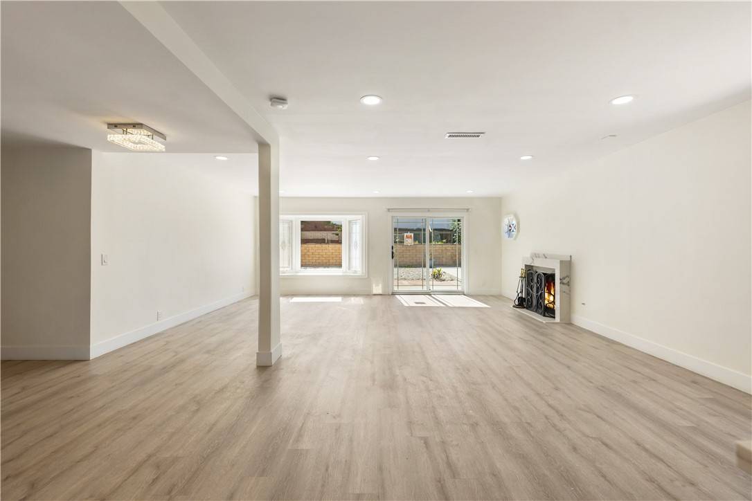 Laguna Hills, CA 92653,25045 Mackenzie Street