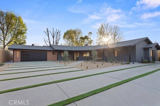 Woodland Hills (los Angeles), CA 91367,23136 Dolorosa Street