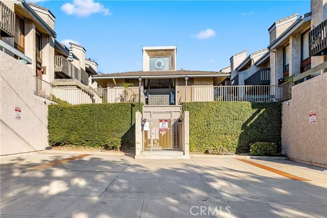 Signal Hill, CA 90755,2298 Rose Avenue #203
