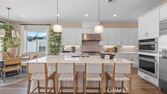 Valencia (santa Clarita), CA 91354,29639 Corte Ballenas
