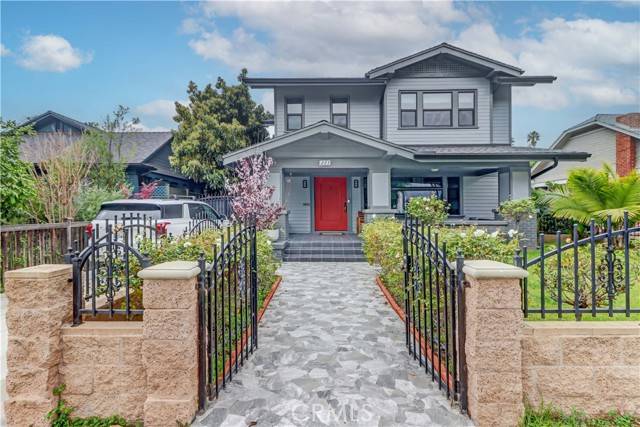 Los Angeles, CA 90004,223 N St Andrews Place