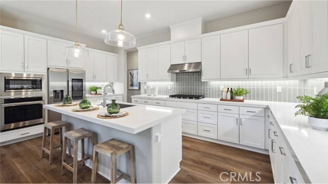 Valencia (santa Clarita), CA 91354,24526 Via El Balneario