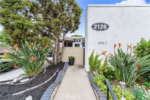Laguna Woods, CA 92637,2128 Via Puerta #D