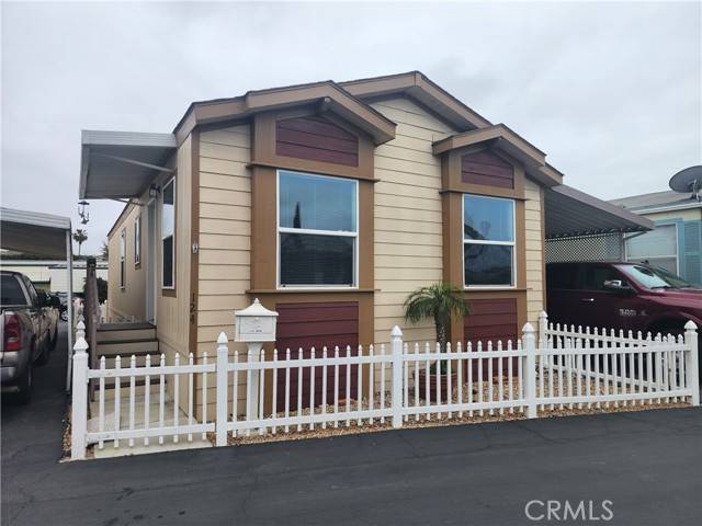 Hawaiian Gardens, CA 90716,12550 Carson Street #124