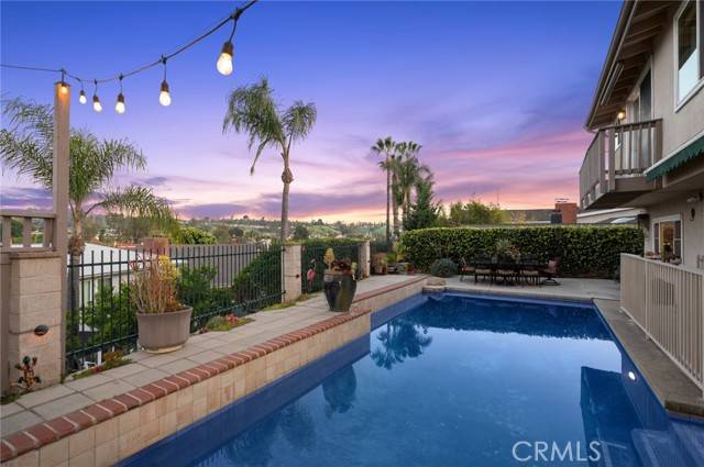 Laguna Hills, CA 92653,25042 Woolwich Street