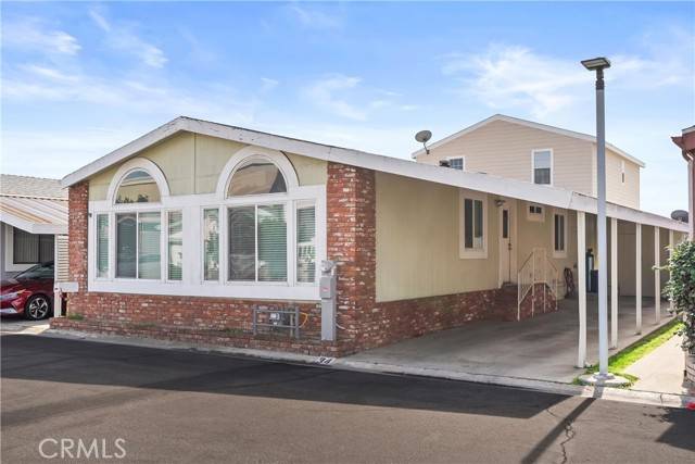 Artesia, CA 90701,19127 Pioneer Boulevard #34