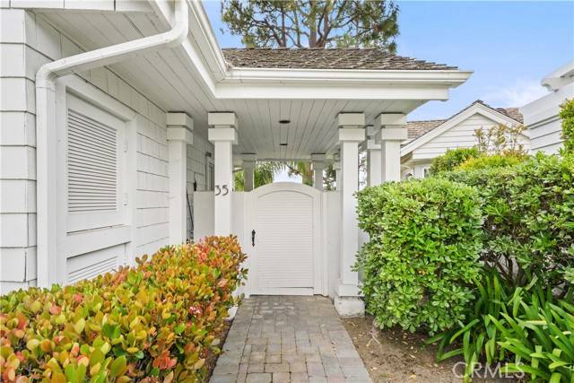 Newport Beach, CA 92660,35 Northampton Court #118