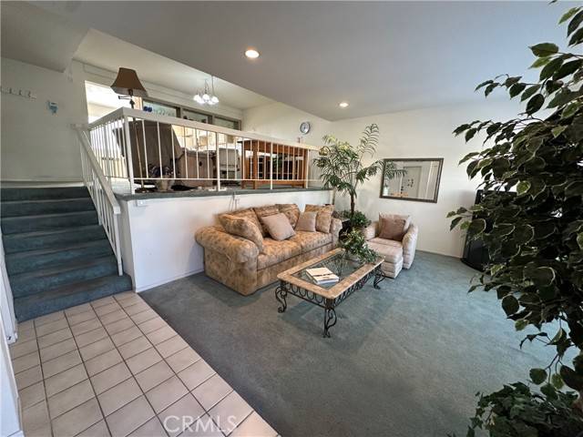 Tarzana (los Angeles), CA 91356,18405 Collins Street #C