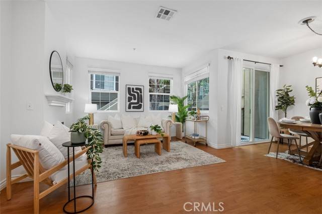 Tustin, CA 92782,113 Gallery Way