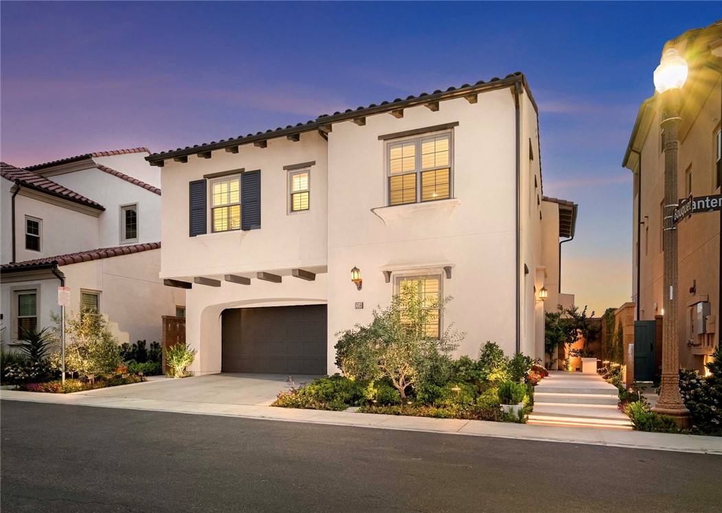 Irvine, CA 92618,208 Canterbury
