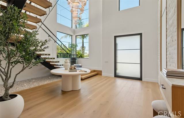 Irvine, CA 92603,5772 Sierra Casa Road