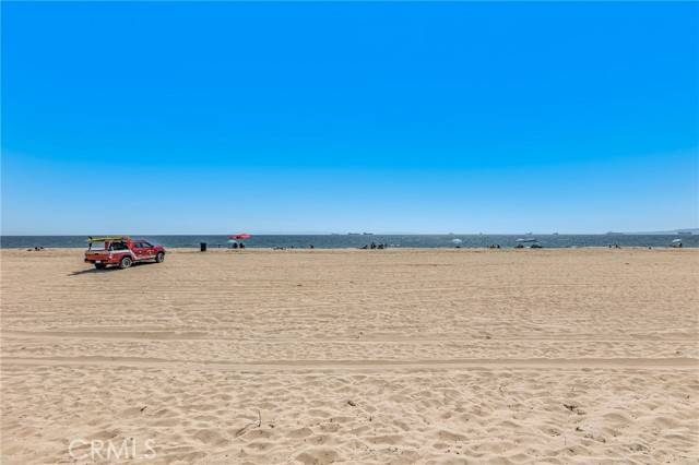 Sunset Beach, CA 90742,16887 S Pacific Avenue