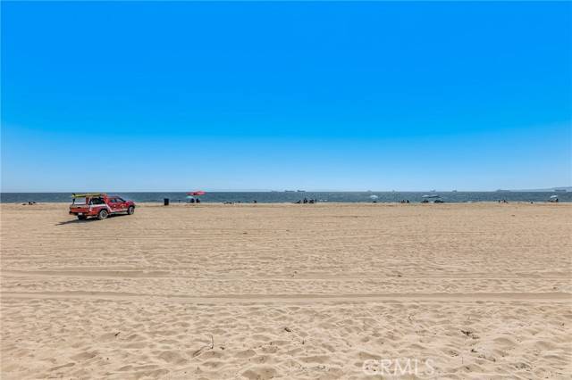 Sunset Beach, CA 90742,16887 S Pacific Avenue