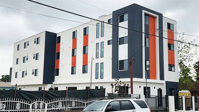 Los Angeles, CA 90018,1598 W 36th Street