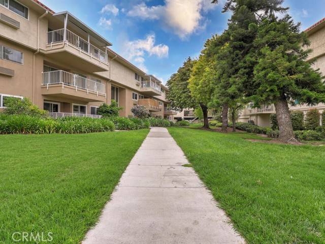 Laguna Woods, CA 92637,2390 Via Mariposa #2E