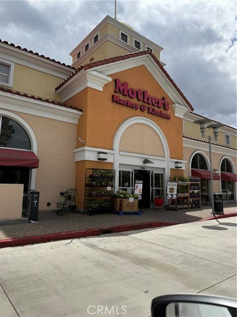 Santa Ana, CA 92705,107 E City Place Drive