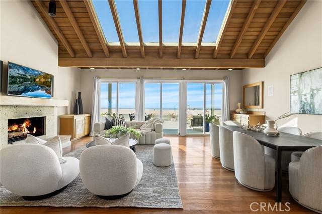 Newport Beach, CA 92663,7008 W Oceanfront