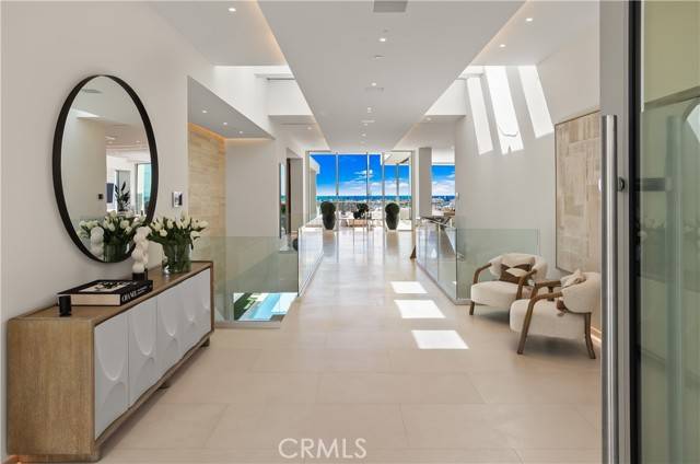 Corona Del Mar (newport Beach), CA 92625,1119 Dolphin