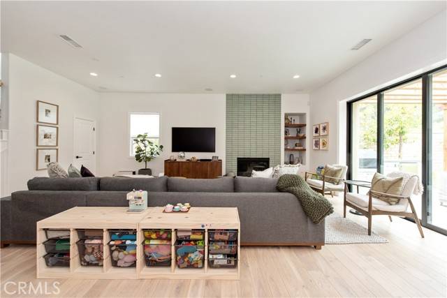 Lake Forest (el Toro), CA 92630,13 Goldenrod